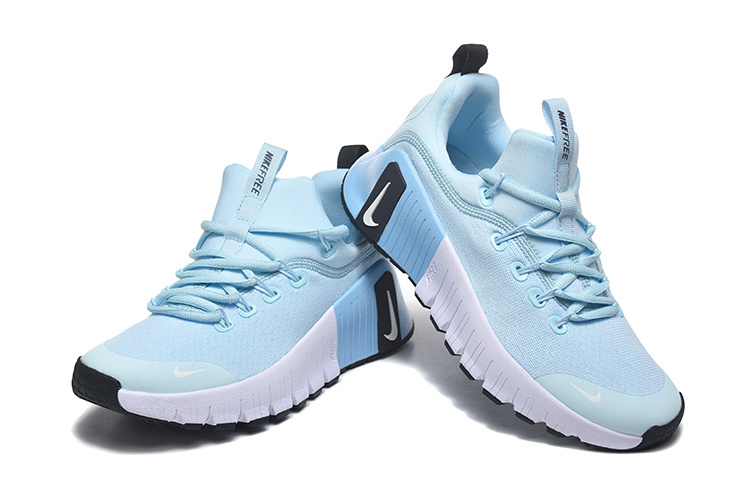 Nike Sneakers Knit Lace-Up — 24