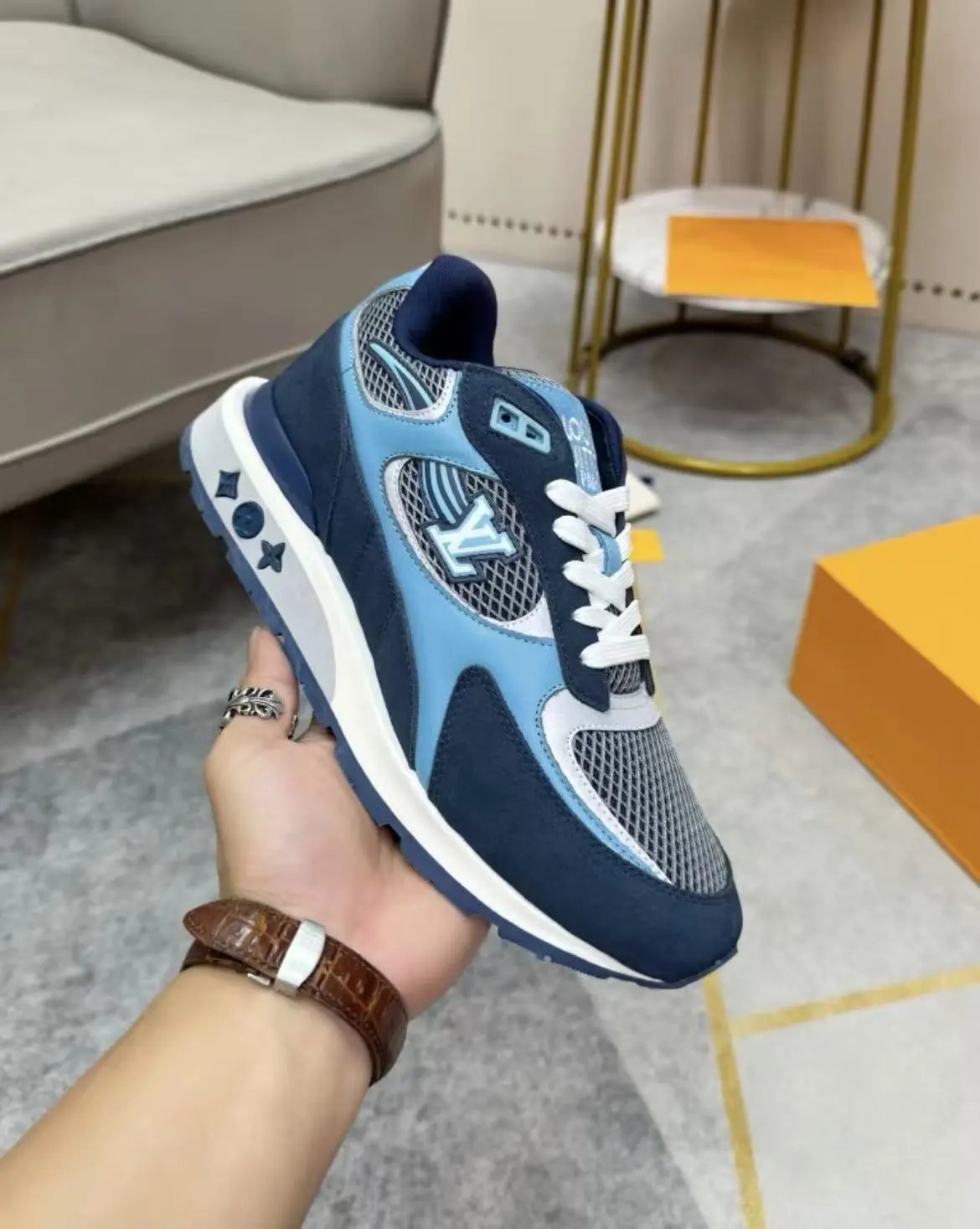 Louis Vuitton Sneakers Logo — 22