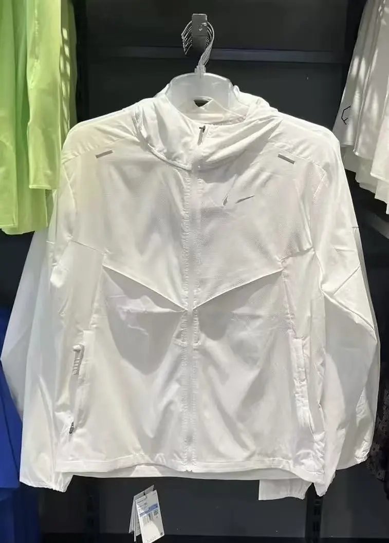 Nike Matching Sets Three-Piece Sportswear Set with Hooded Jacket, T-Shirt and Shorts — N-layer jacket 10