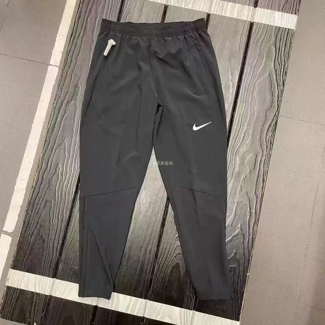 Nike Matching Sets Three-Piece Sportswear Set with Hooded Jacket, T-Shirt and Shorts — N-pair sweatpants 5