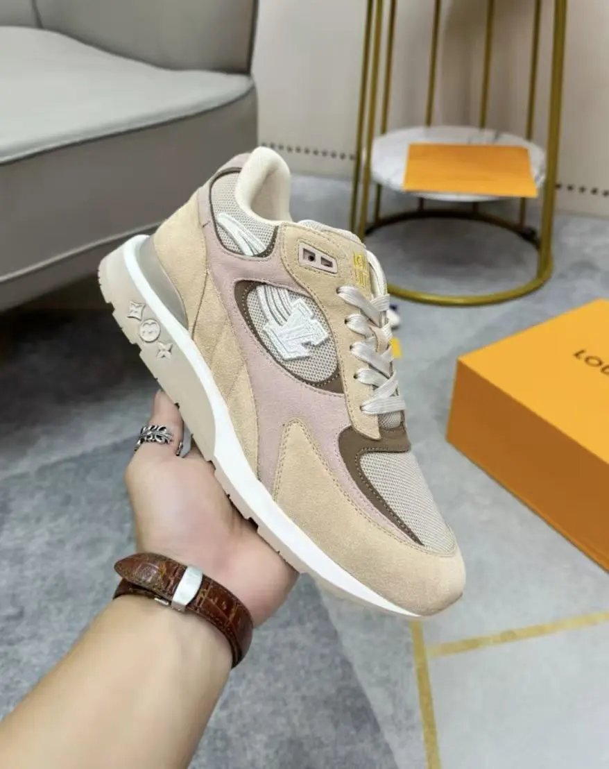 Louis Vuitton Sneakers Logo — 25