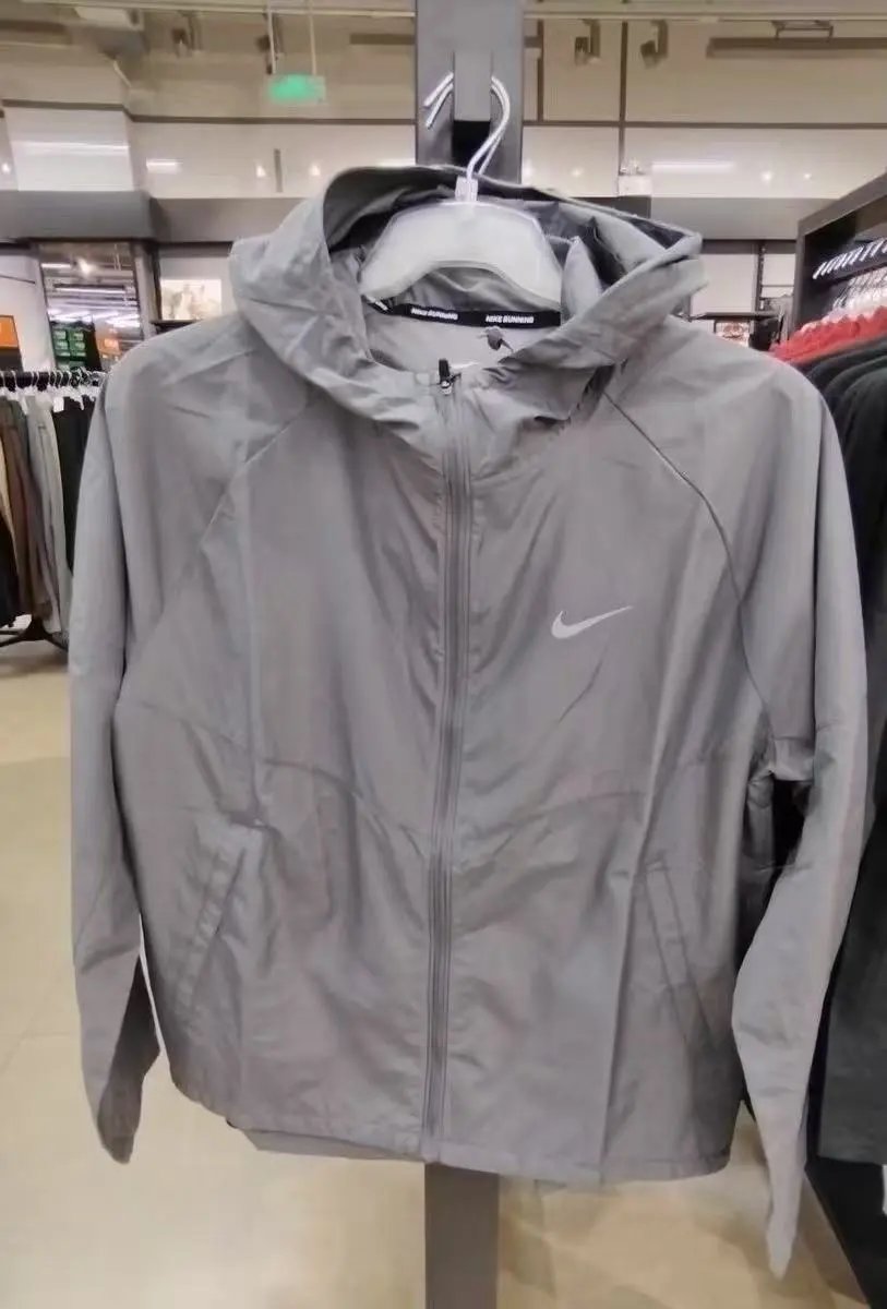Nike Matching Sets Three-Piece Sportswear Set with Hooded Jacket, T-Shirt and Shorts — N-layer jacket 8