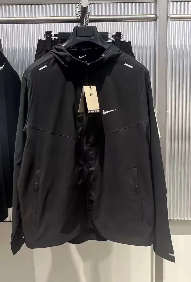 Nike Matching Sets Three-Piece Sportswear Set with Hooded Jacket, T-Shirt and Shorts — N-layer jacket 9