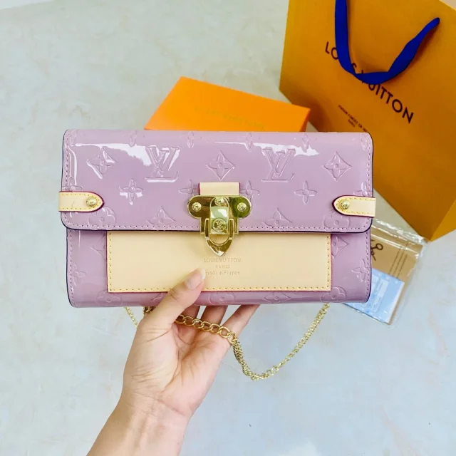 Louis Vuitton Crossbody Bags Embossed Monogram Chain Bag product detail image 13