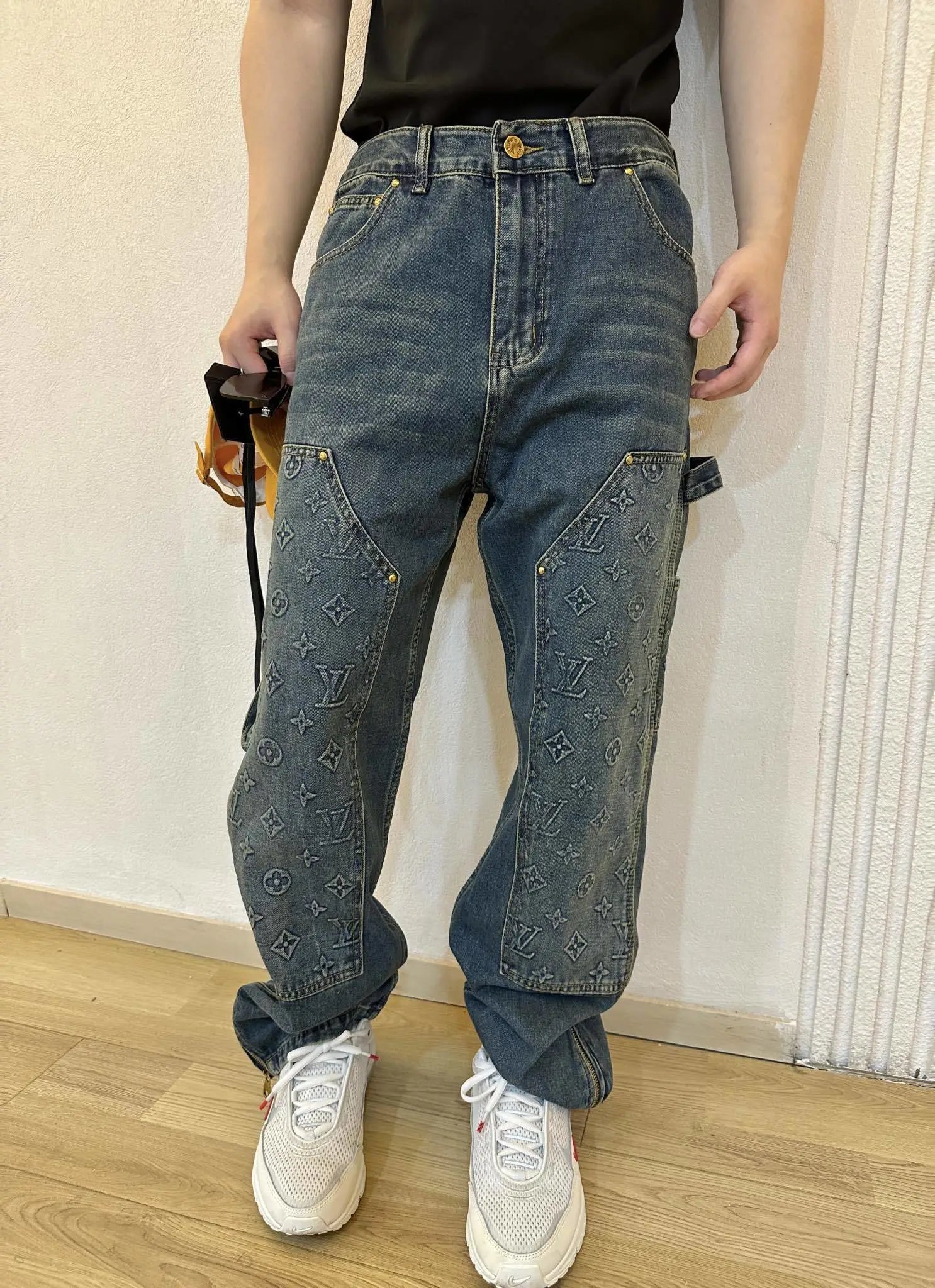 Embossed denim pants