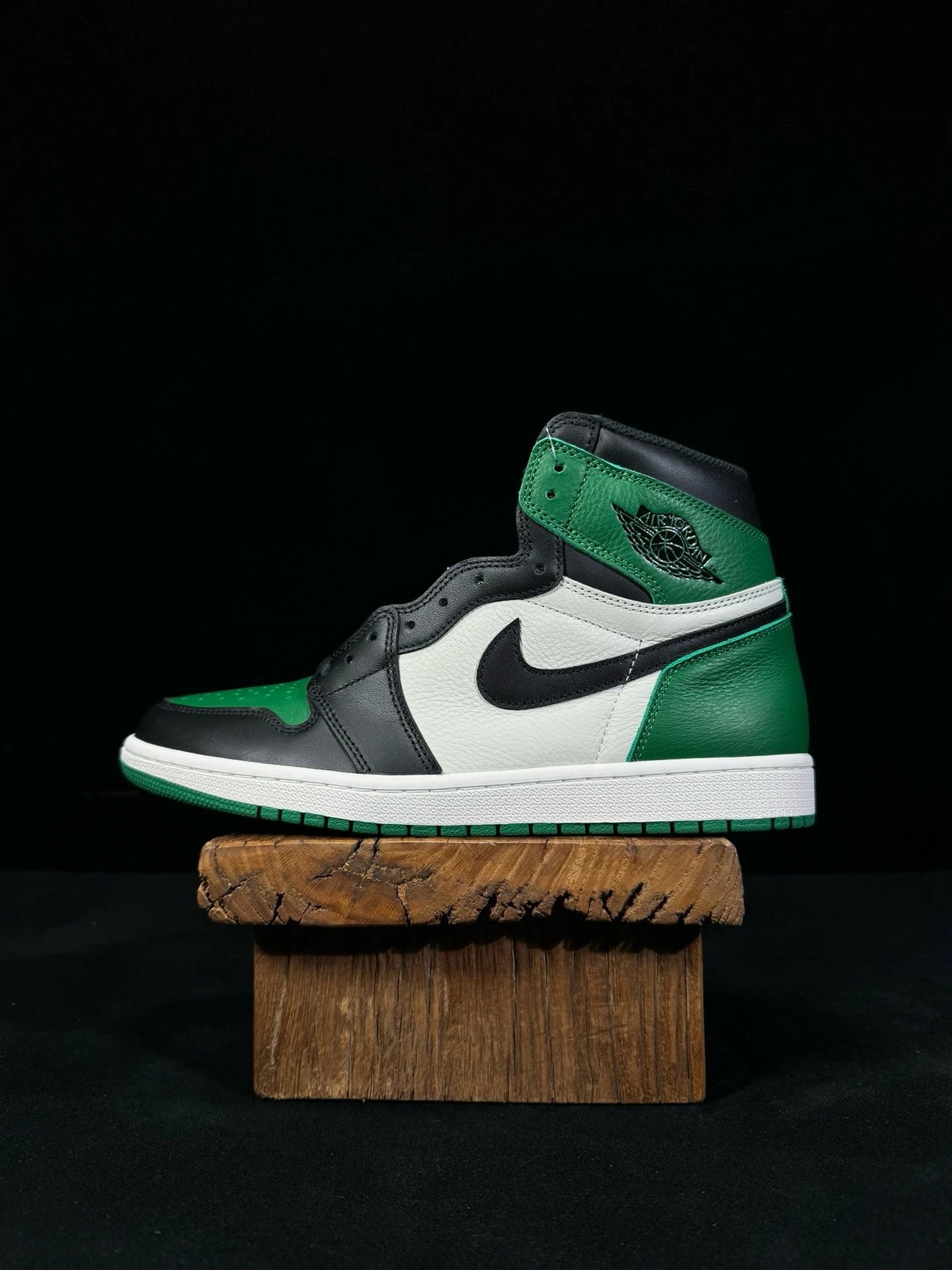 Air Jordan 1 High Green Black White Leather Shoes