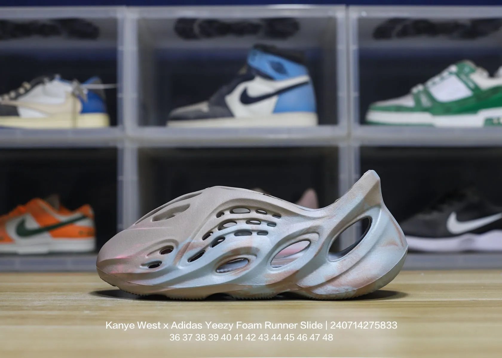 Yeezy Foam Runner Gray White Slip-On Clogs