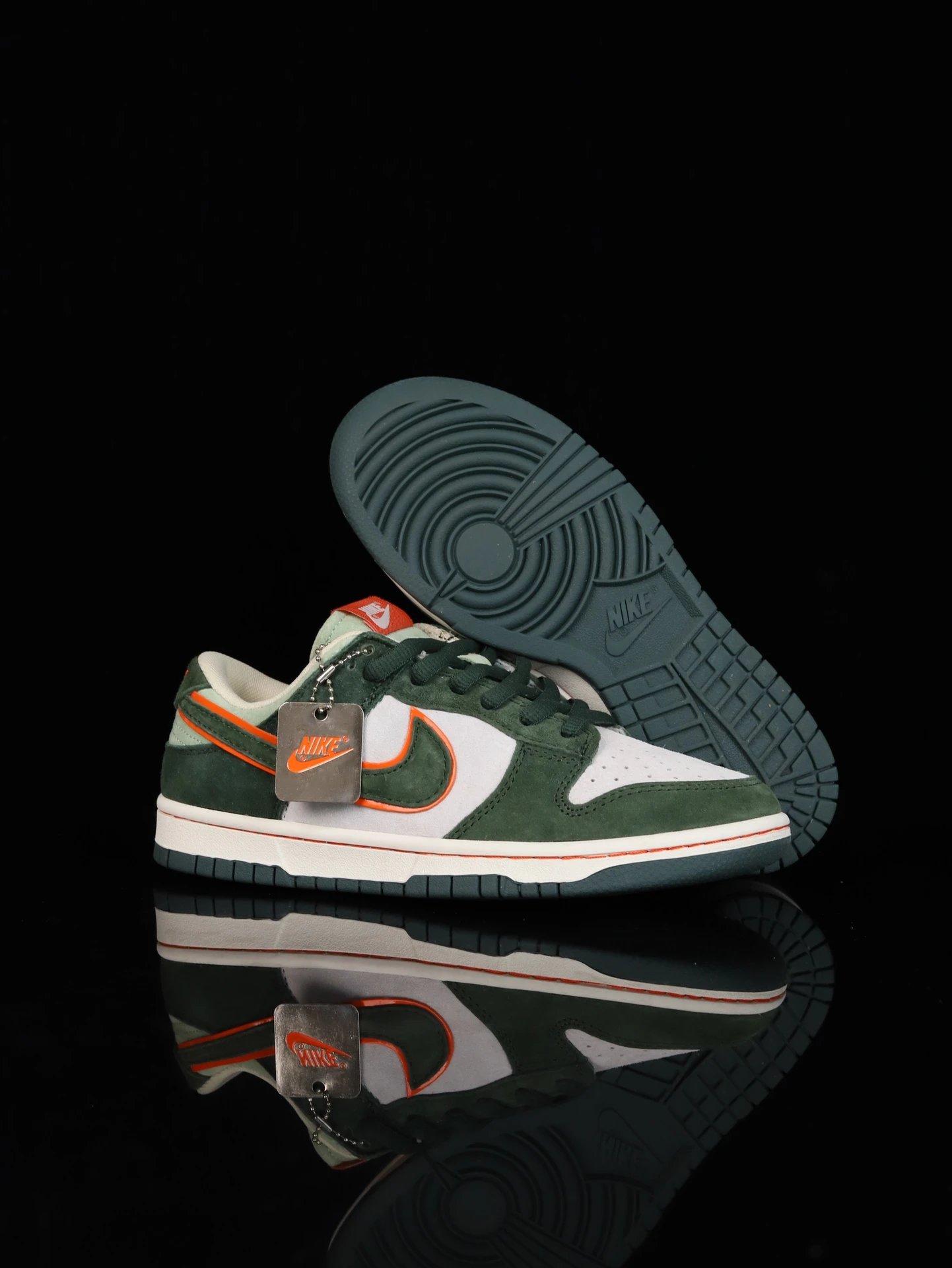 Nike Dunk Low Green Orange Edge Skate Shoes