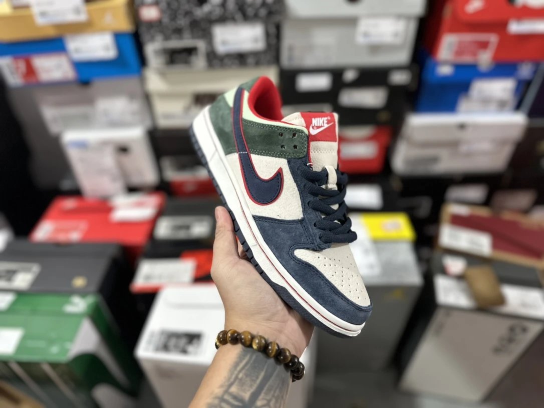 Nike Dunk Low Retro Navy Green Shoes