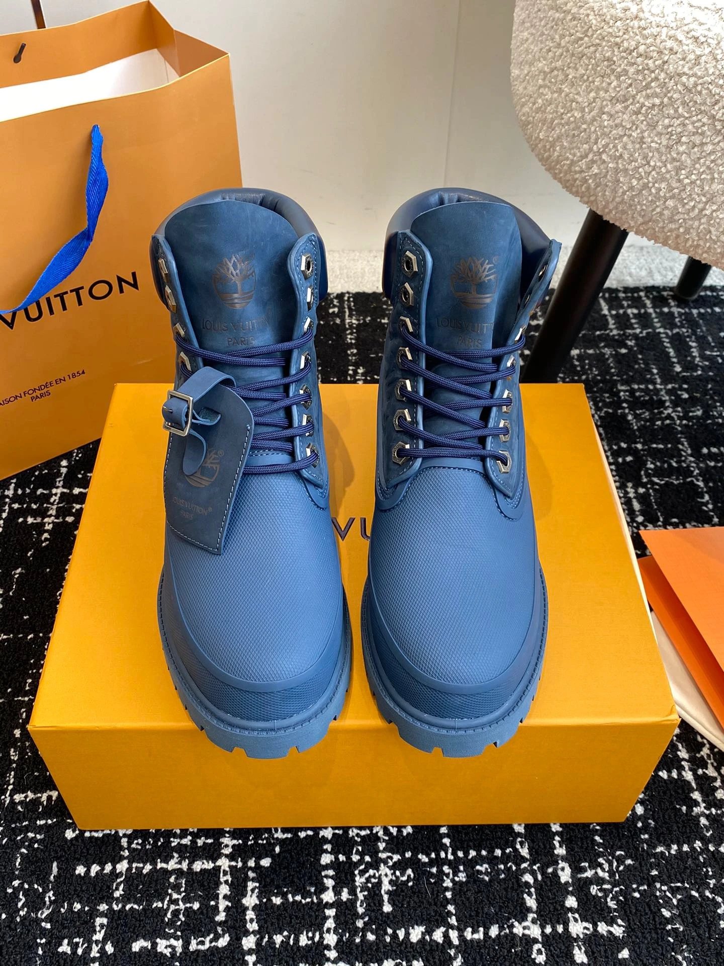 Louis Vuitton Blue High-Top Leather Fashion Boots
