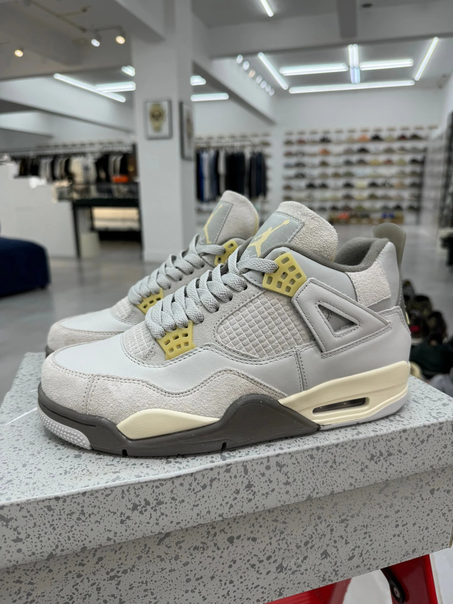 Air Jordan 4 Retro Grey Beige Basketball Sneakers