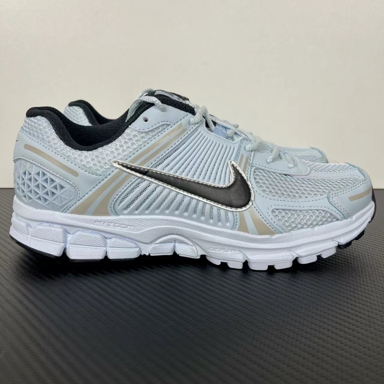 Nike Zoom Vomero 5 SP Photon Dust FD0884-100