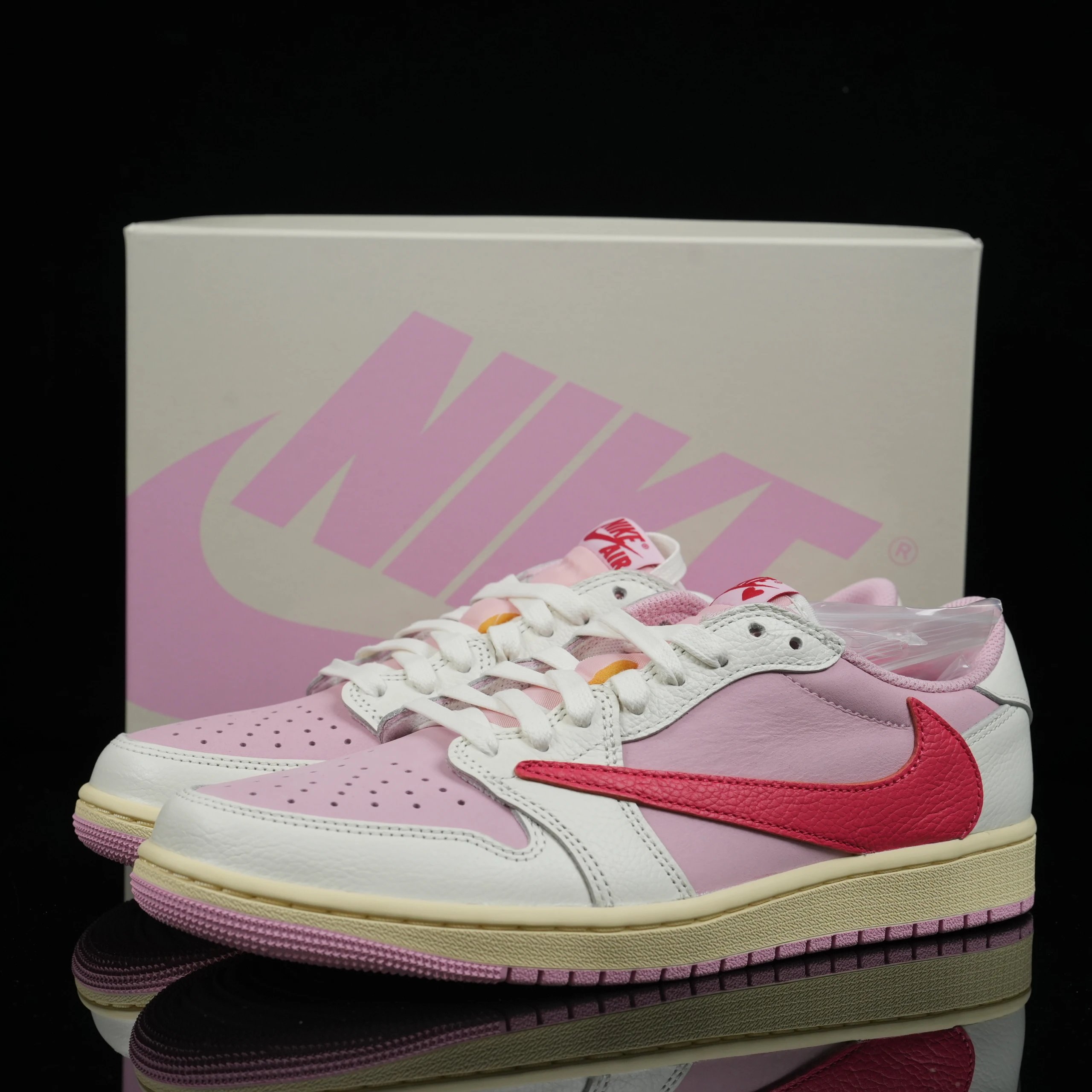 Nike 1 Retro Low OG SP Travis Scott Tropical Pink