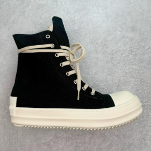 RO large-size black-and-white canvas Converse SKU image