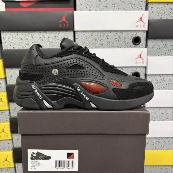 Design Raf Simons Cyloon-21 Black / Red Sneakers Chunky Sneakers - 1