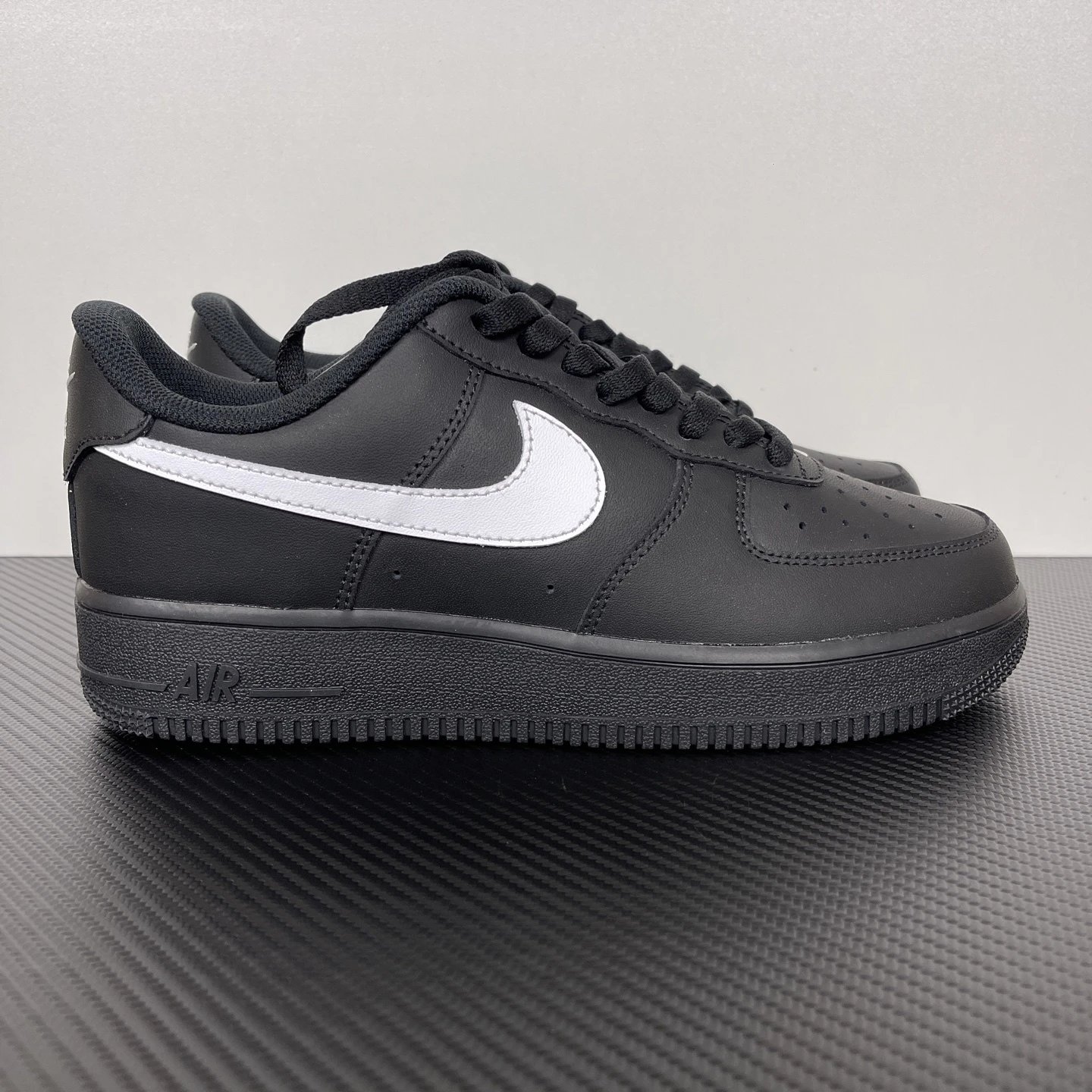 PB cost-effectiveness AF-1 pure black and white hook FZ0627-010