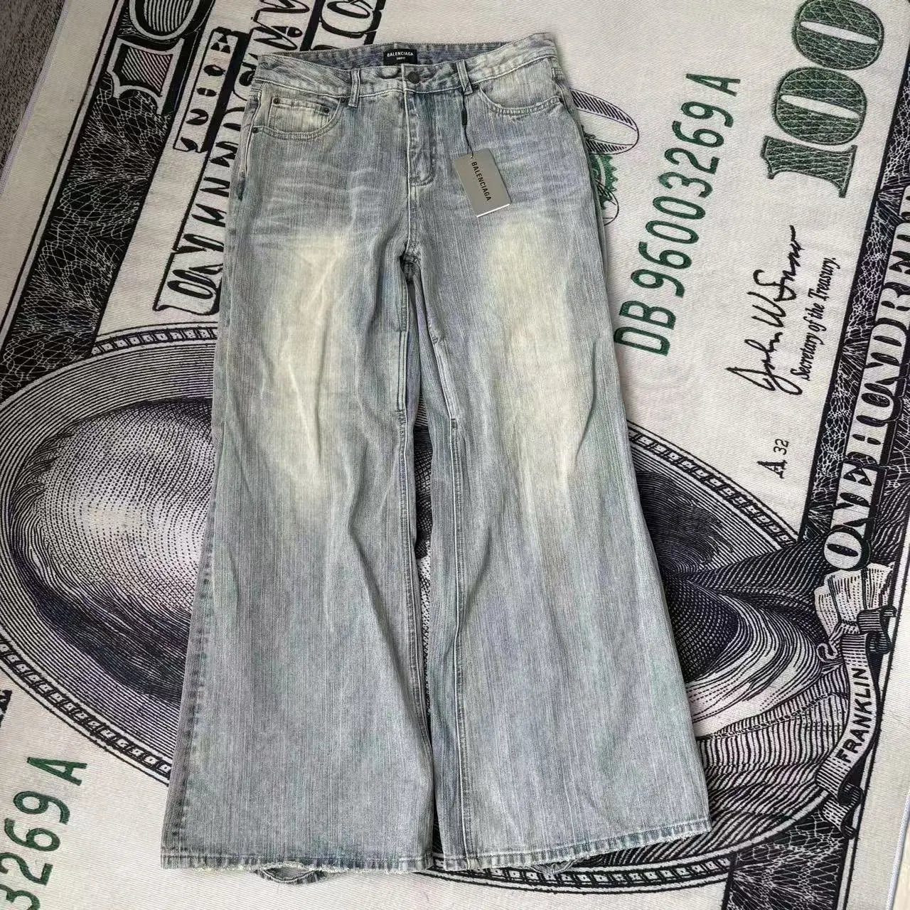 25SS New Arrival Washed Distressed Flared Jeans, Slimming Pants, Unisex Collection
