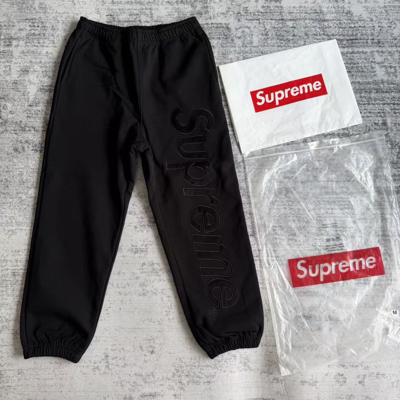 E550 black pants