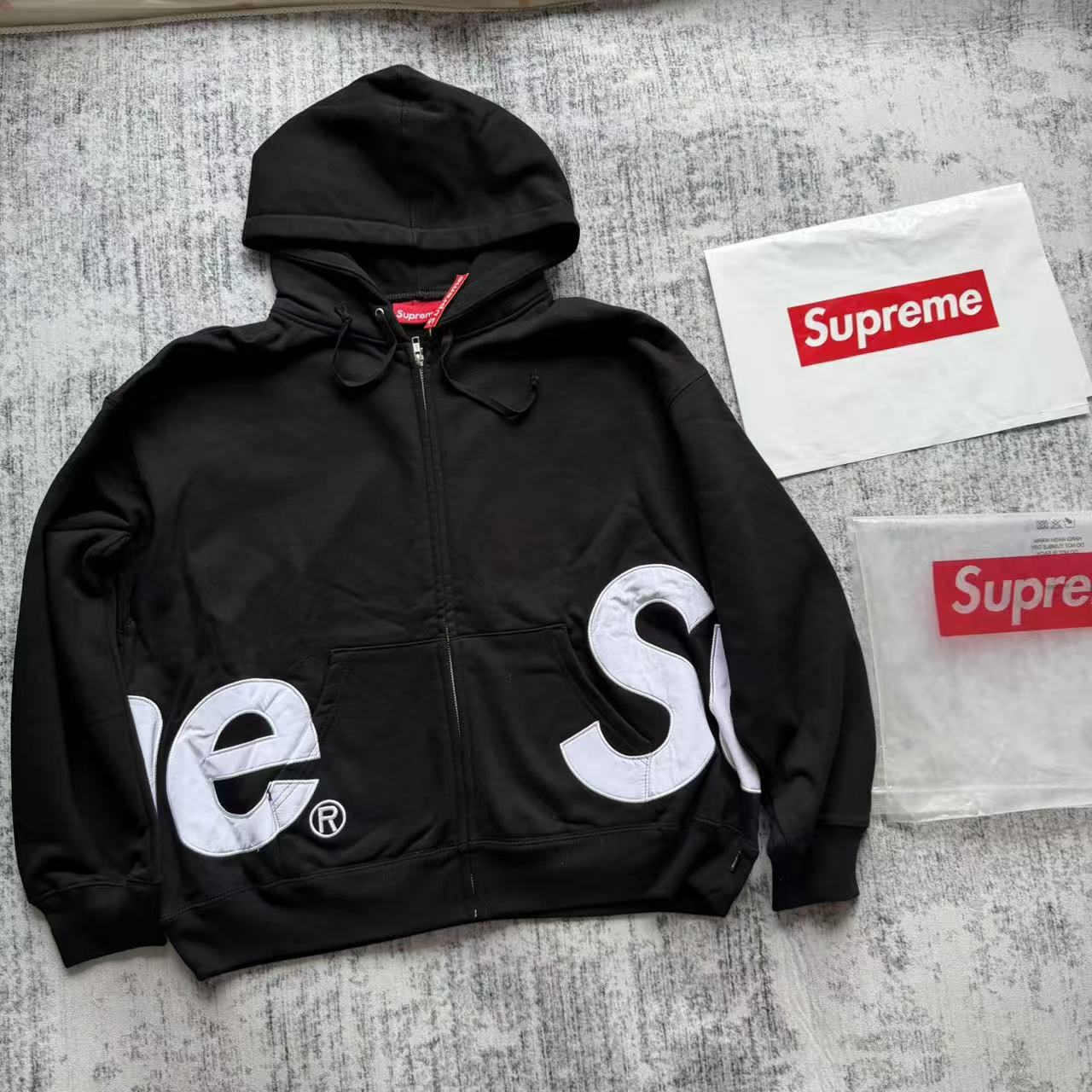 E594 # Black