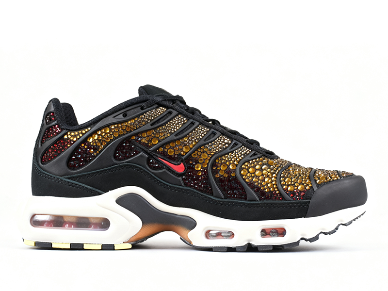 Nike Air Max Plus Black Red Sneakers