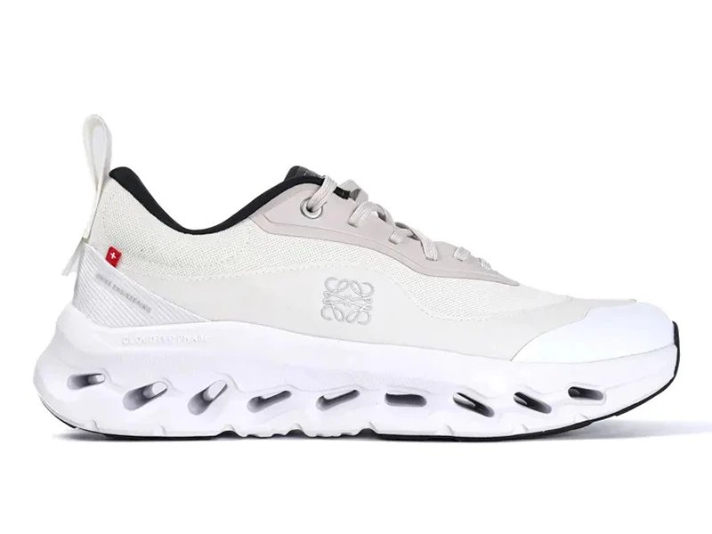 On Running Cloudtilt Loewe 2 Sand White