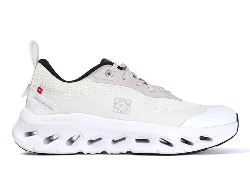On Running Cloudtilt Loewe 2 Sand White