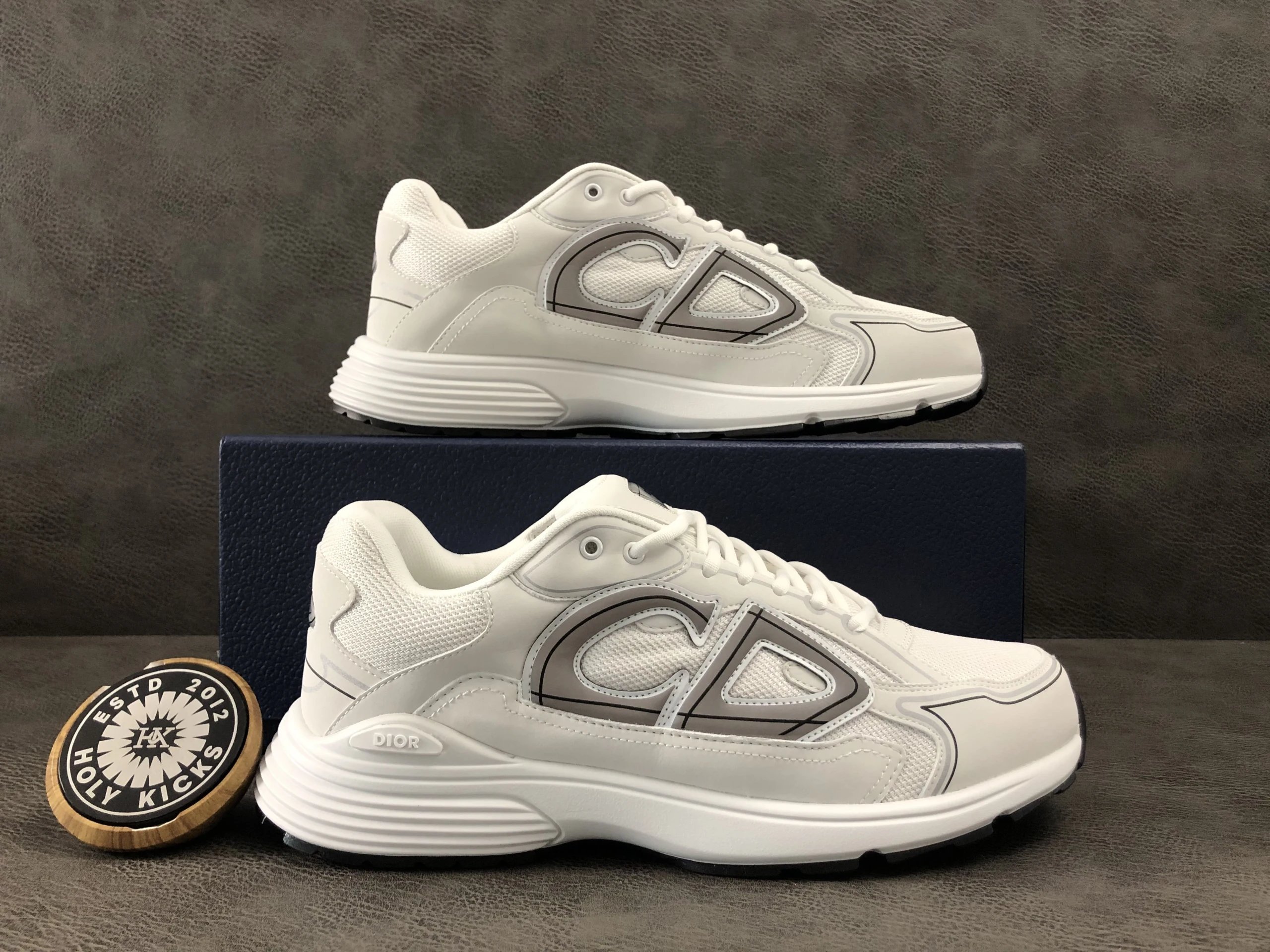 860 WHITE