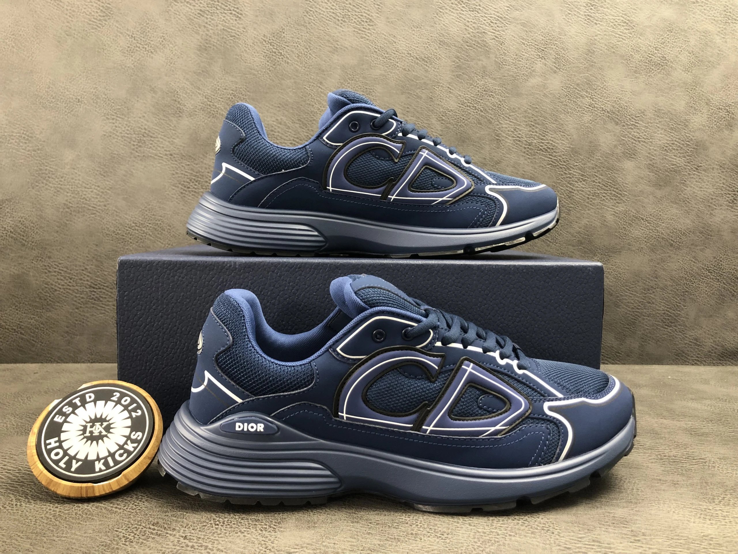 560 BLUE