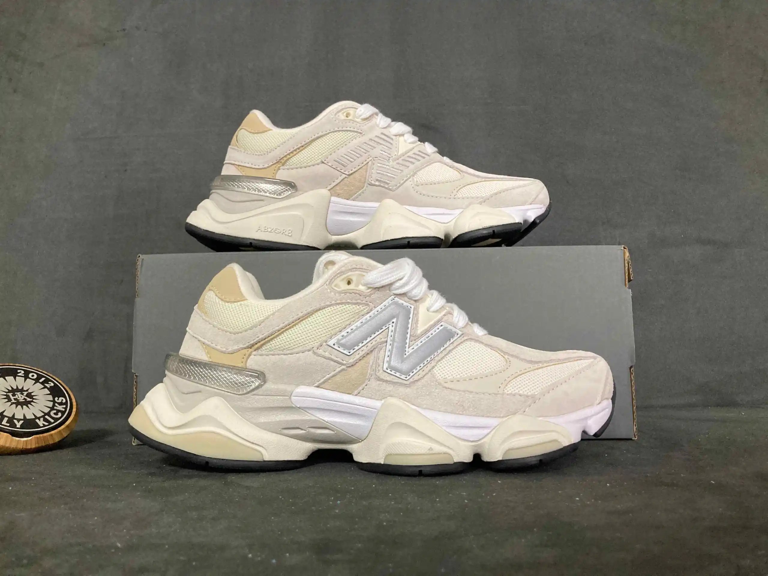 9060TAT Cream White