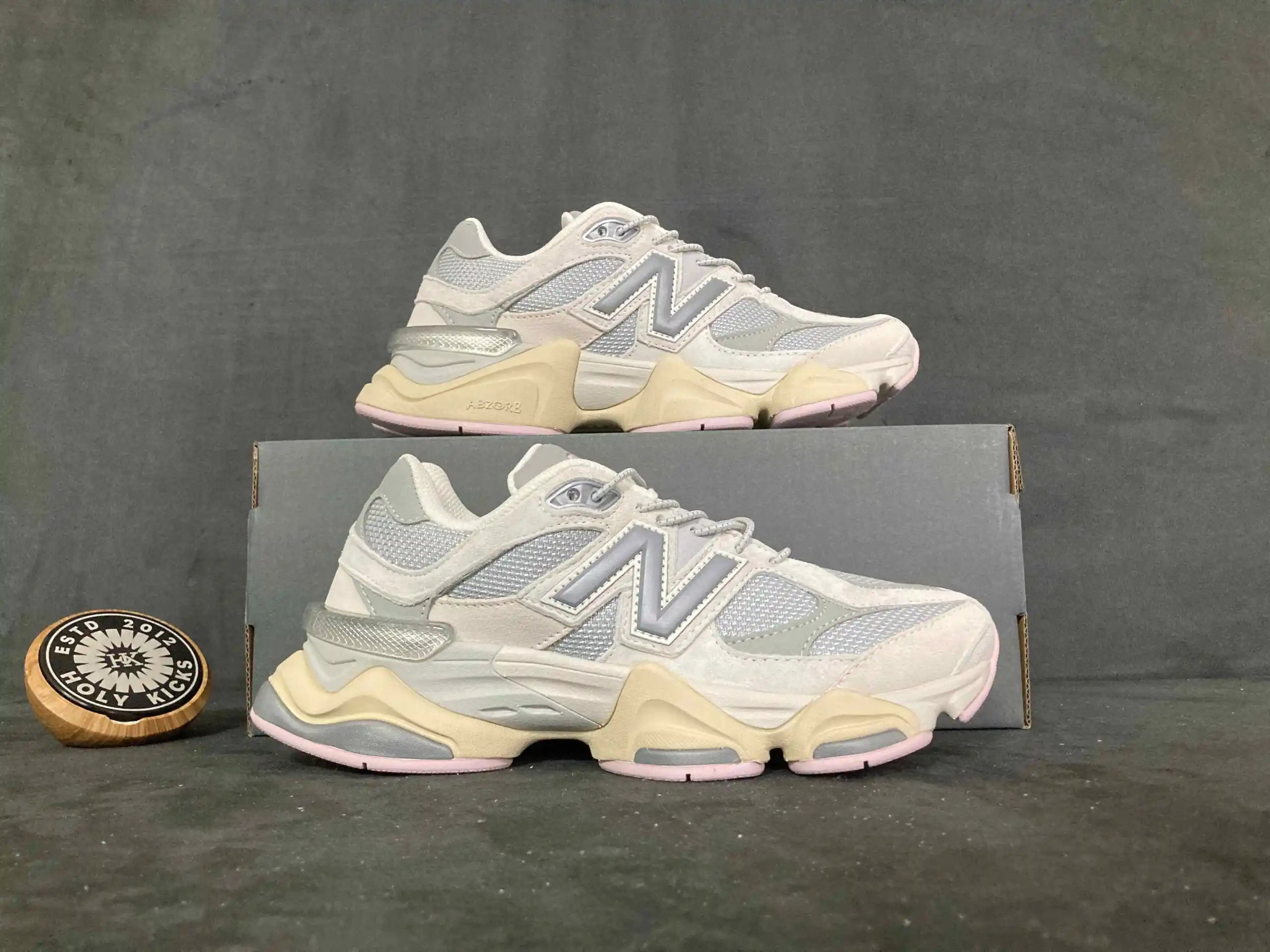 9060GM Gray/Cream White