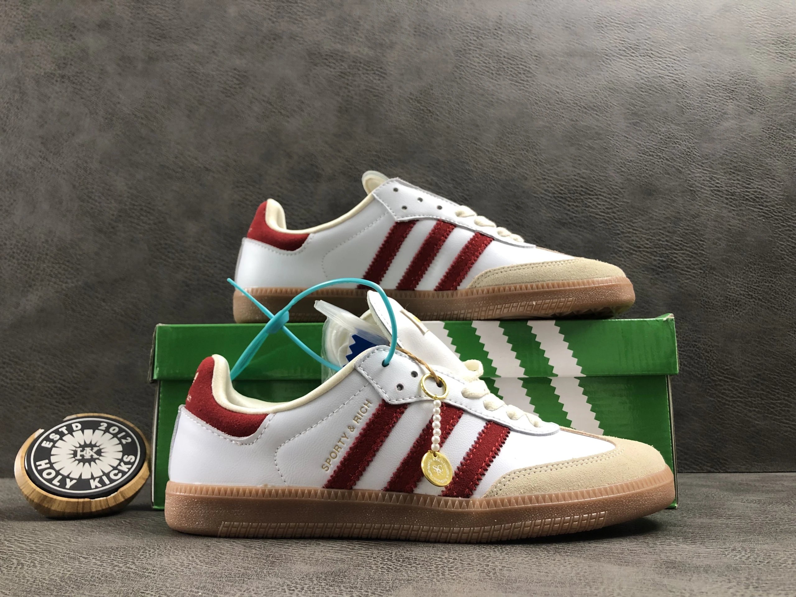 WHITE/RED IF5660