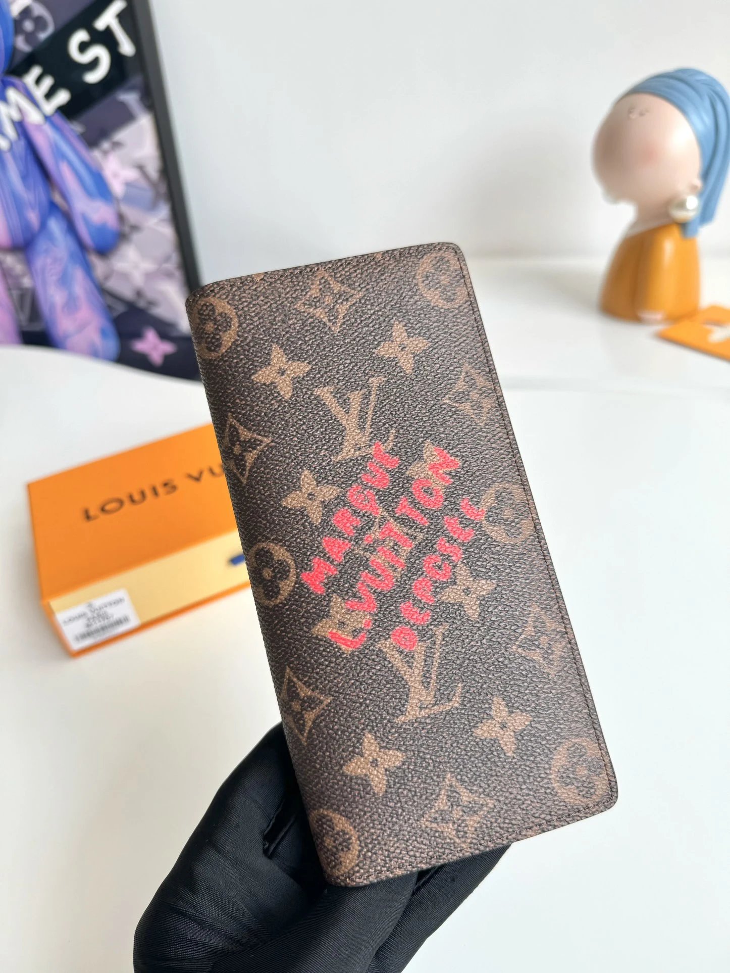 Louis Vuitton M11707 Long Wallet