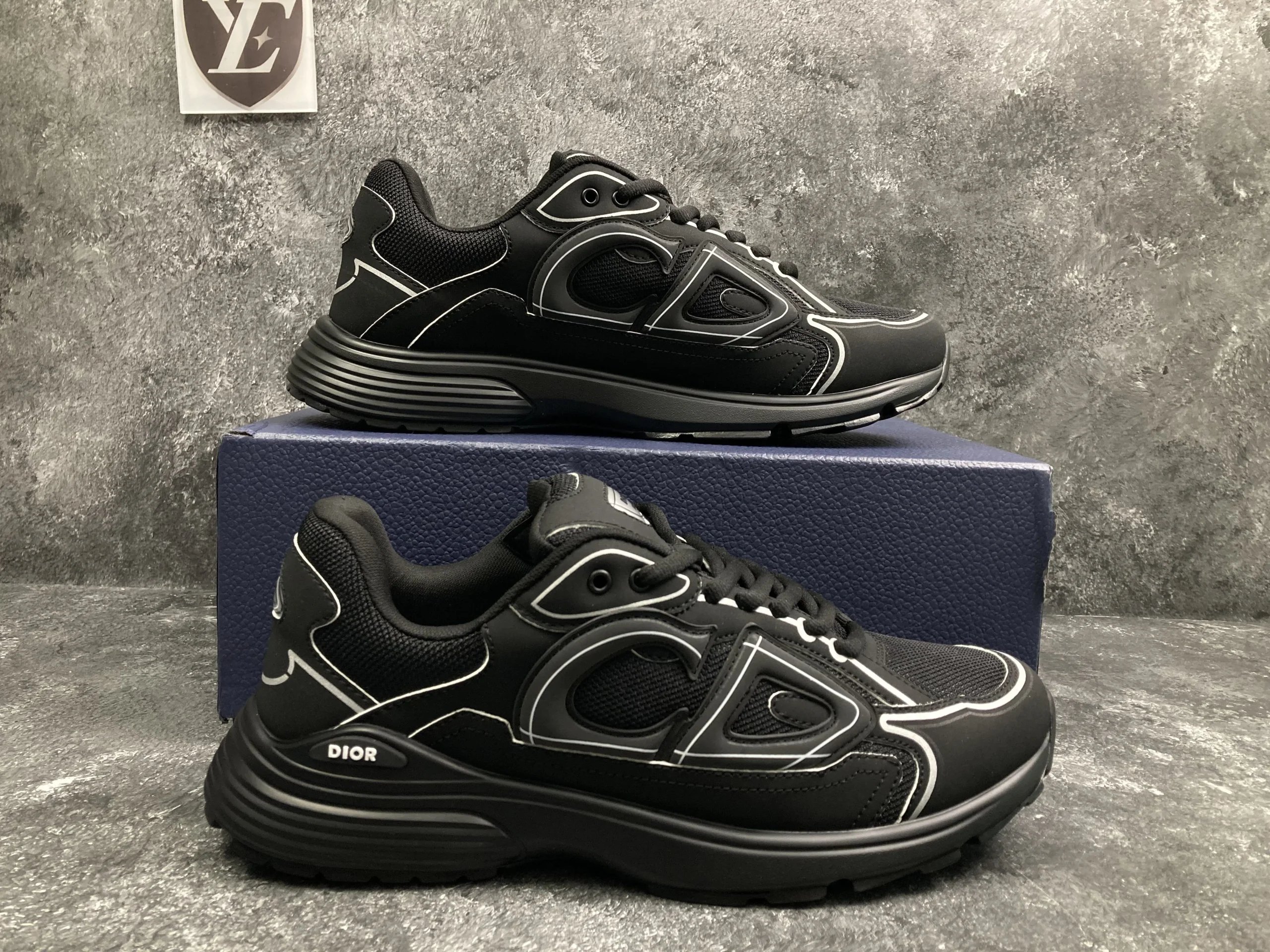 661 BLACK