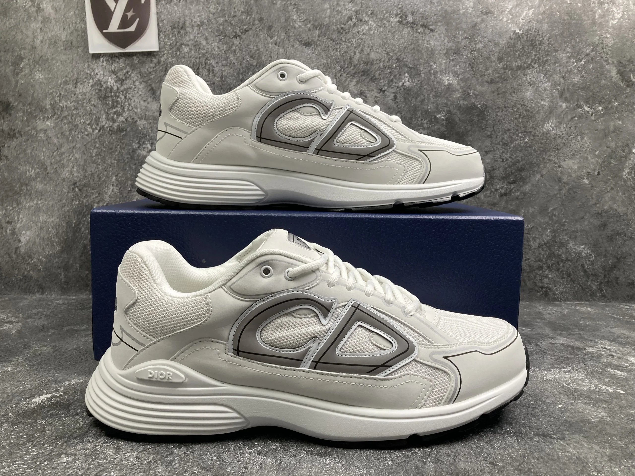 860 WHITE