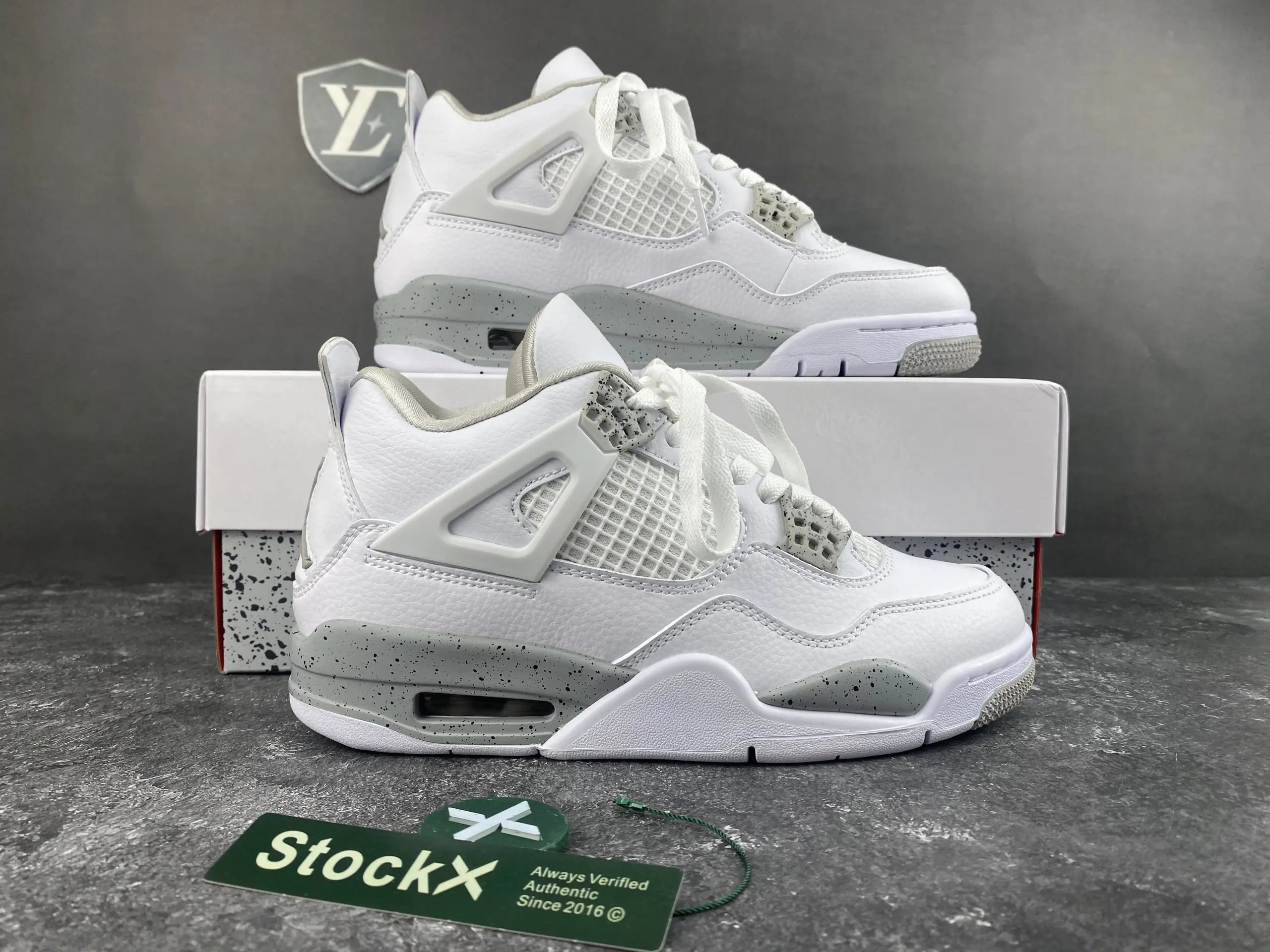 White Oreo CT8527 100