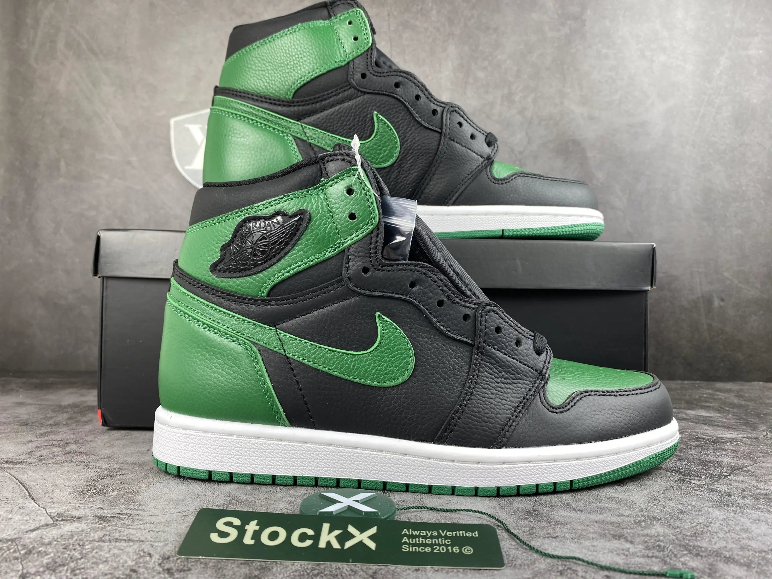 Green Black 555088 030