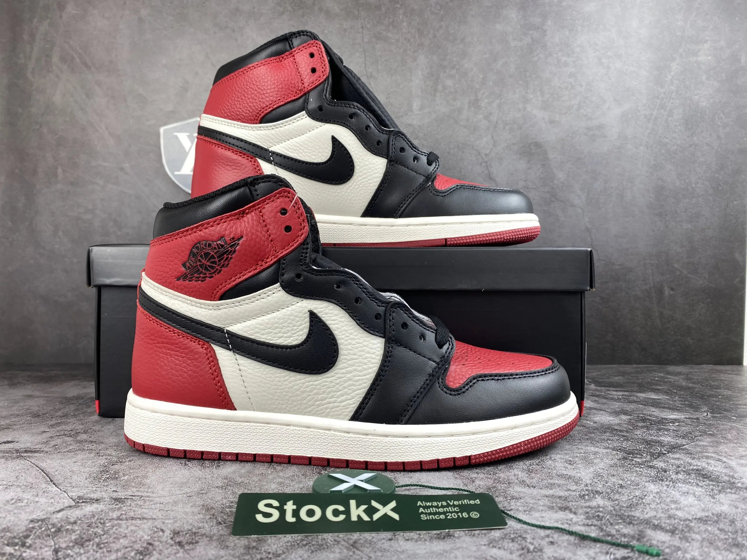 Bred Toe 555088 610