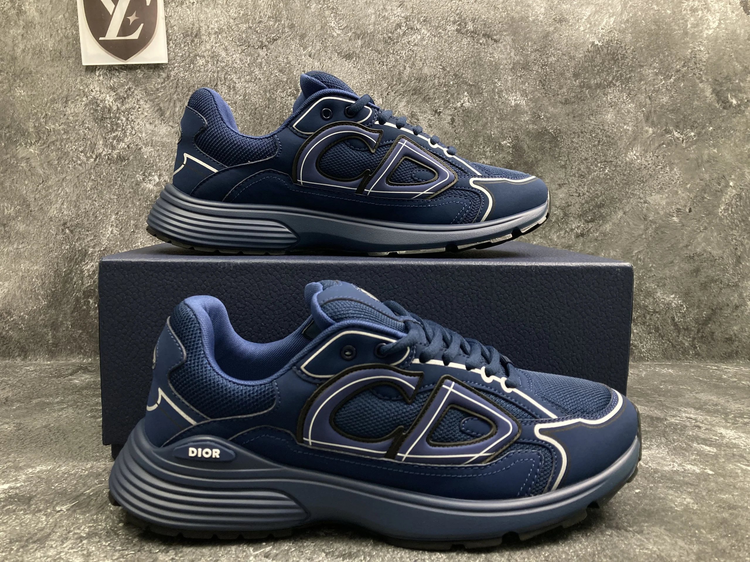 560 BLUE