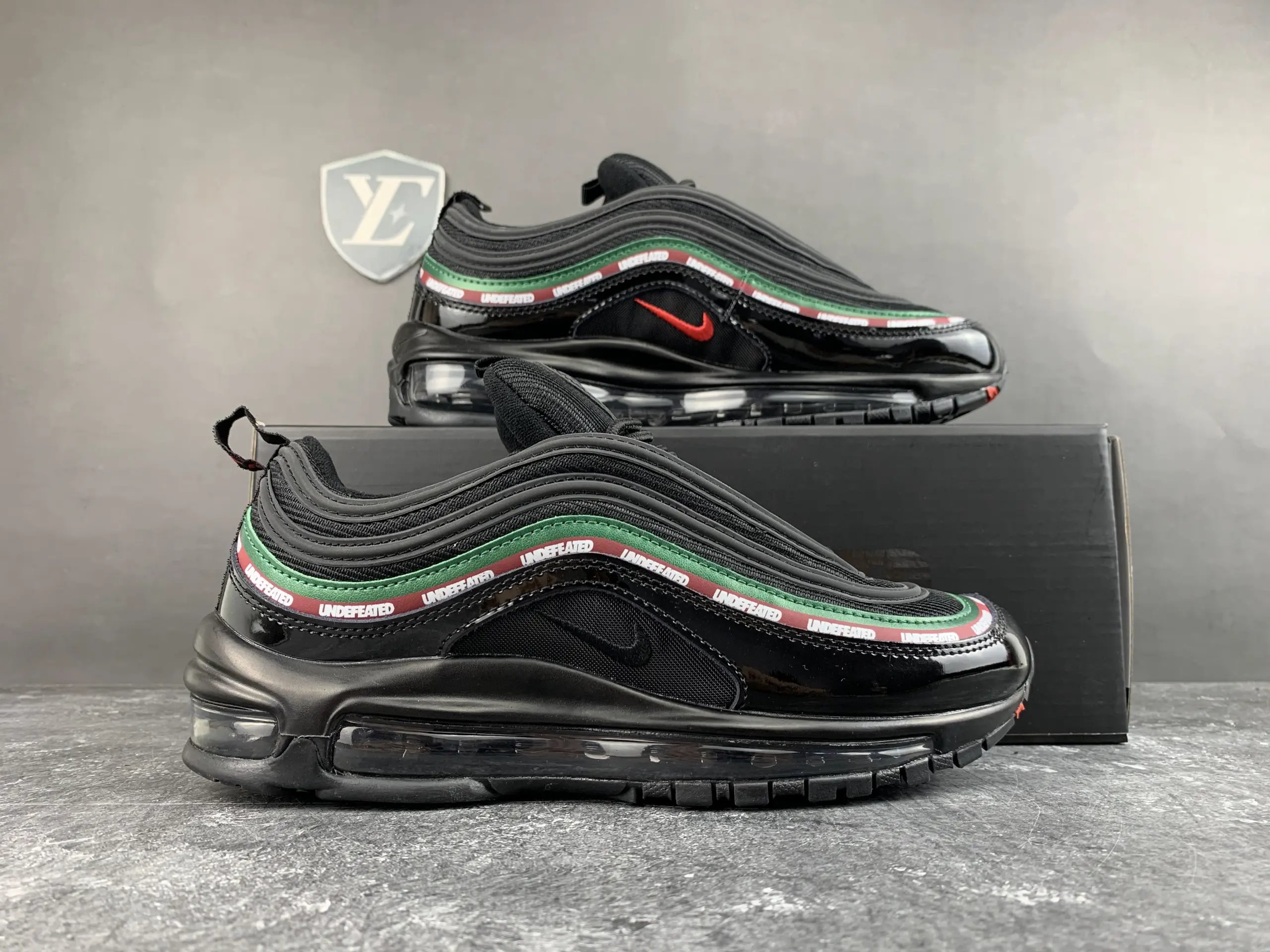 AJ1986 001