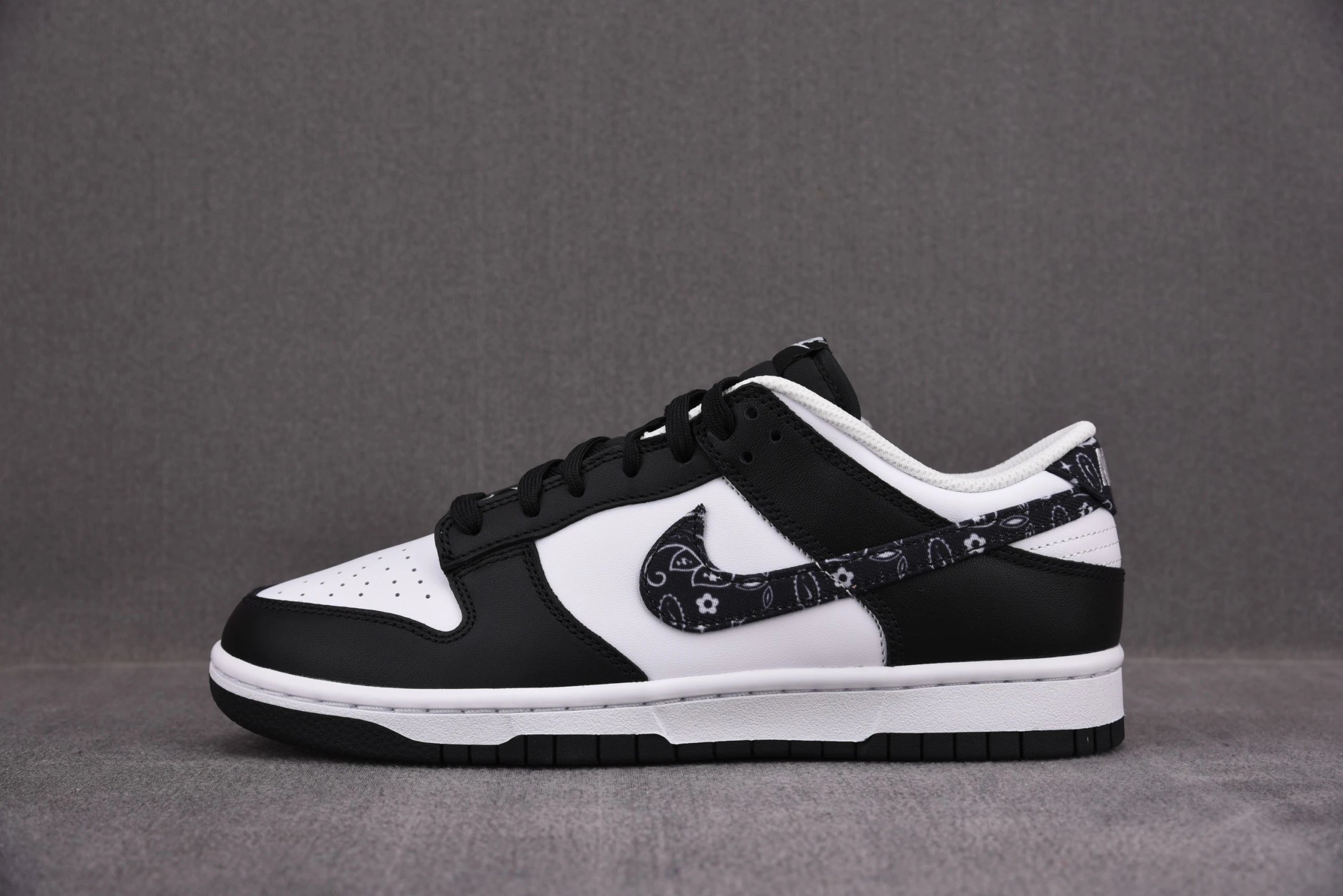 Off-White x Nike Dunk Low photo 8