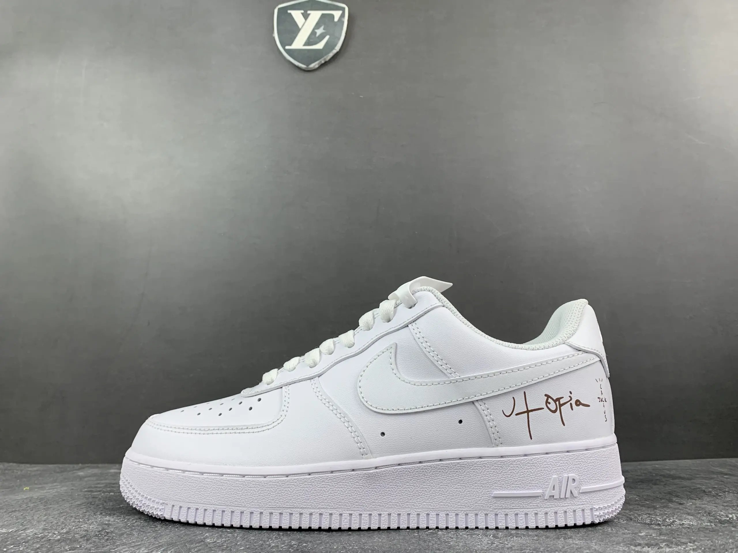 Air Force 1 Low White TS CW2288 111