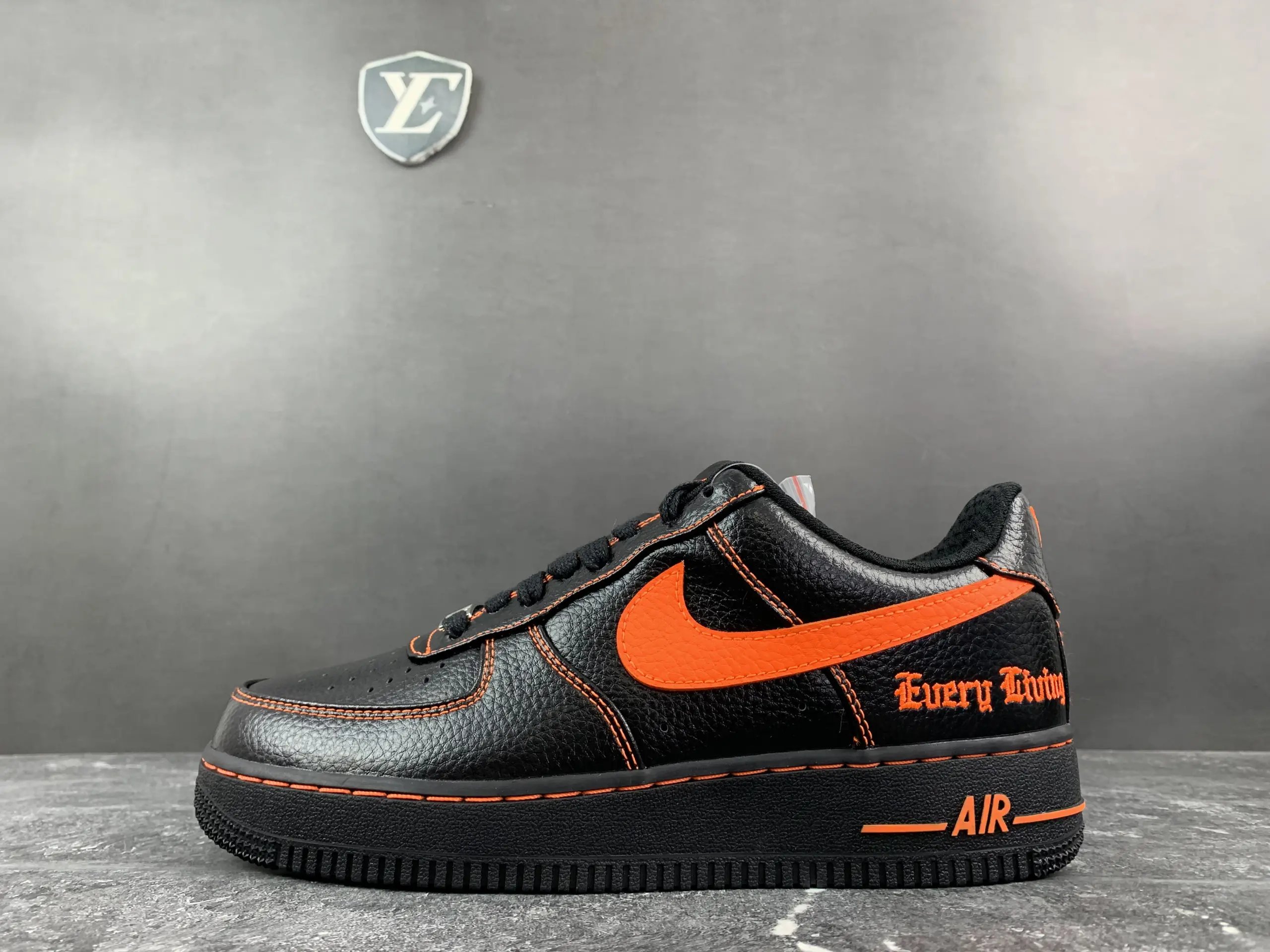 Air Force 1 Low Black Orange Collaboration AA5360 001