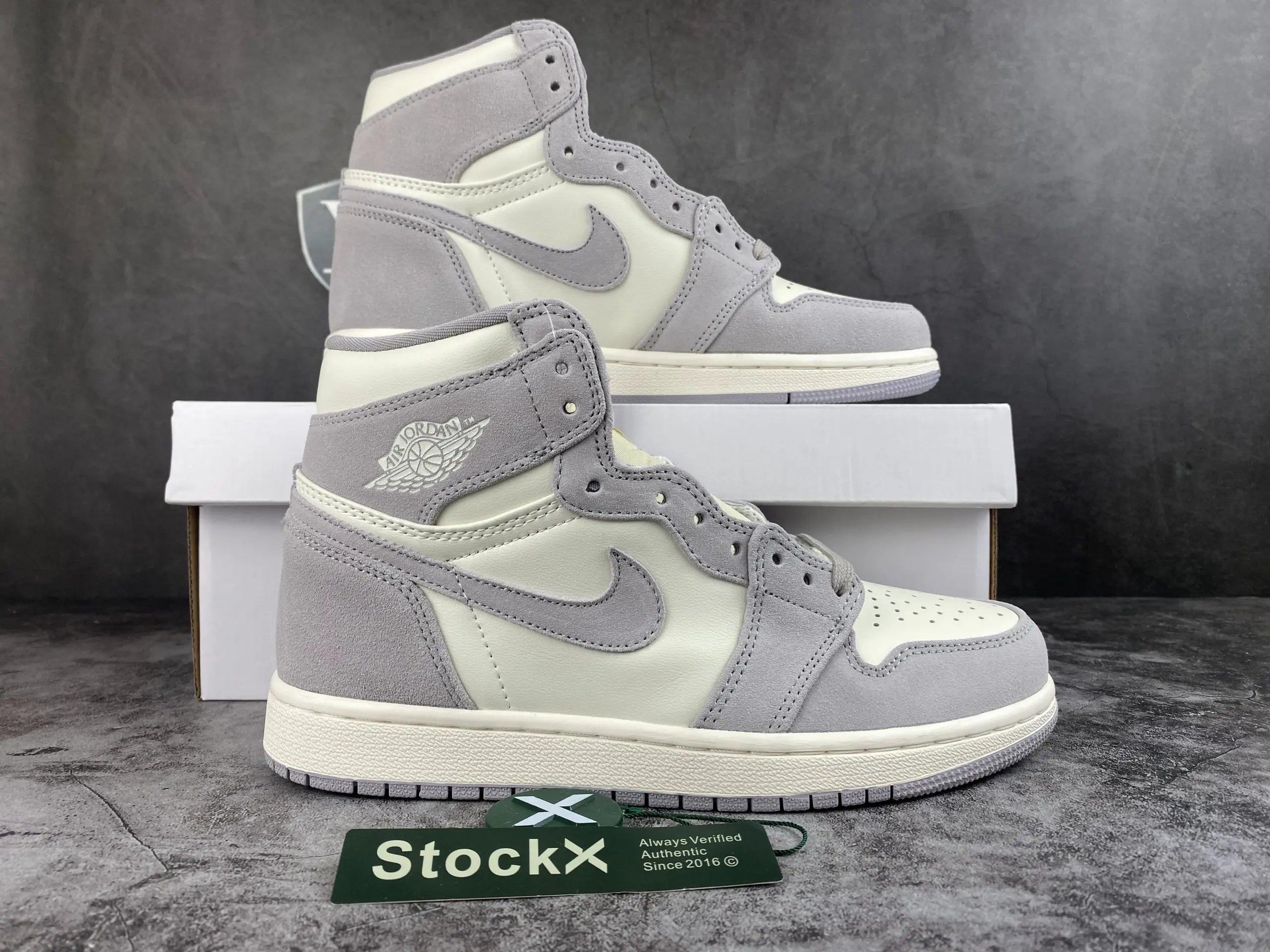 Pale Ivory AH7389 101