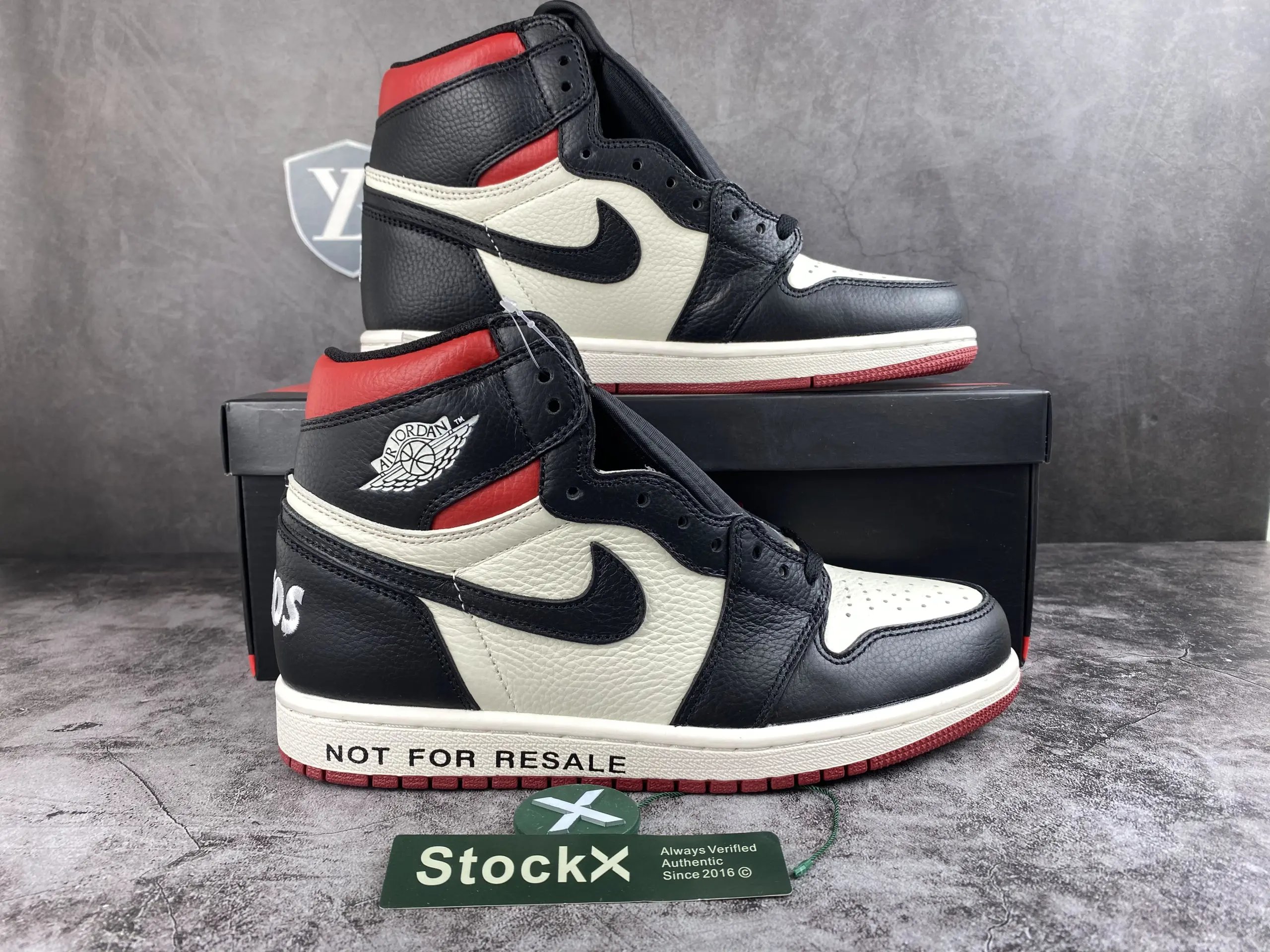Red 861428 106