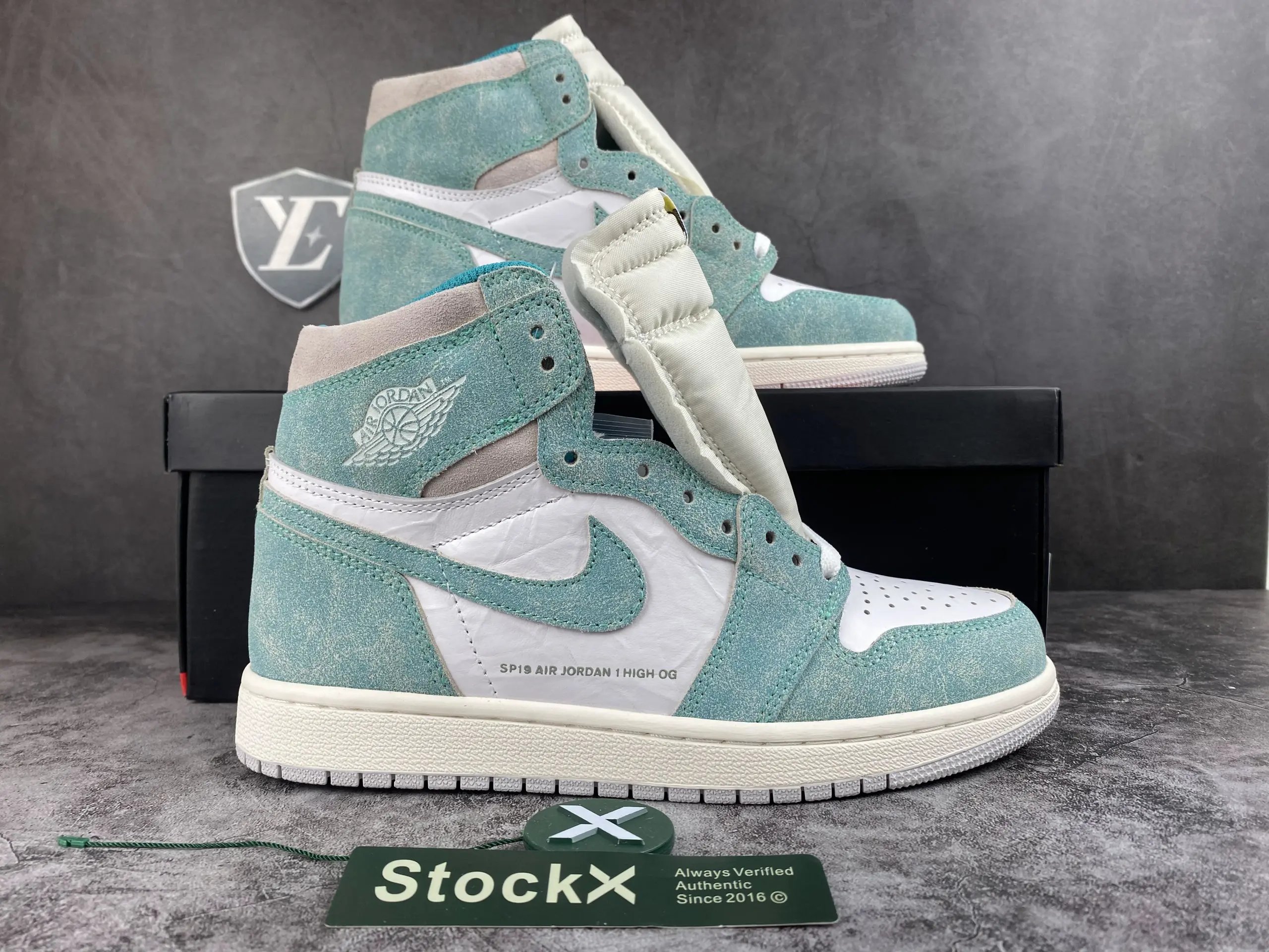 Green 555088 311