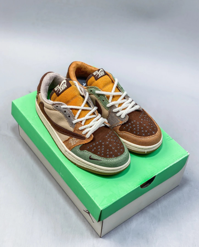 Travis Scott x Fragment Design x  Air Jordan 1 Low OG SP  Shoes