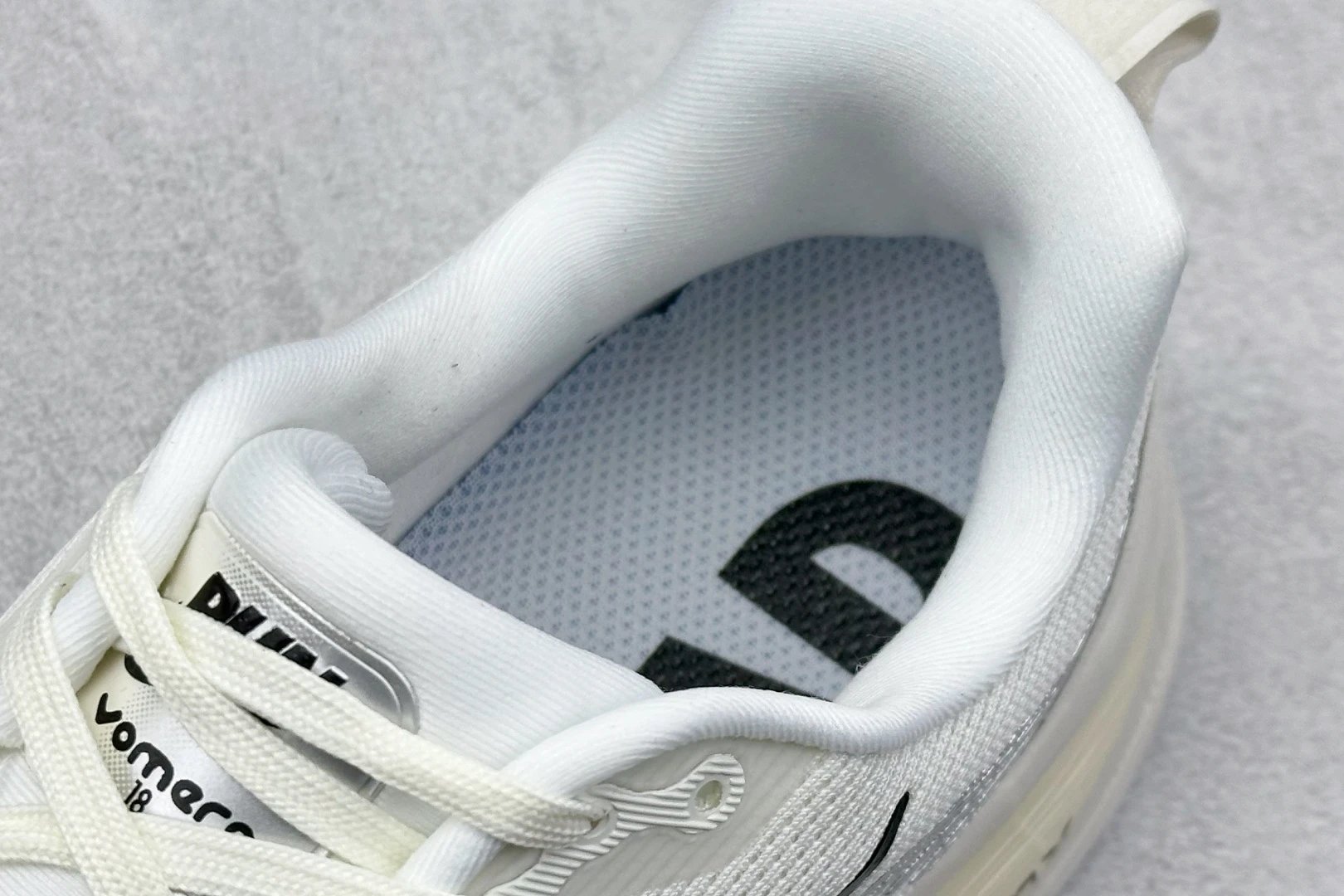 Nike Zoom VOMERO18