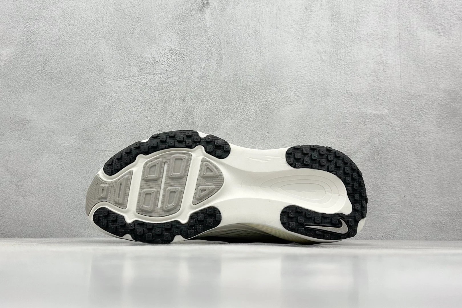 Nike Zoom VOMERO18