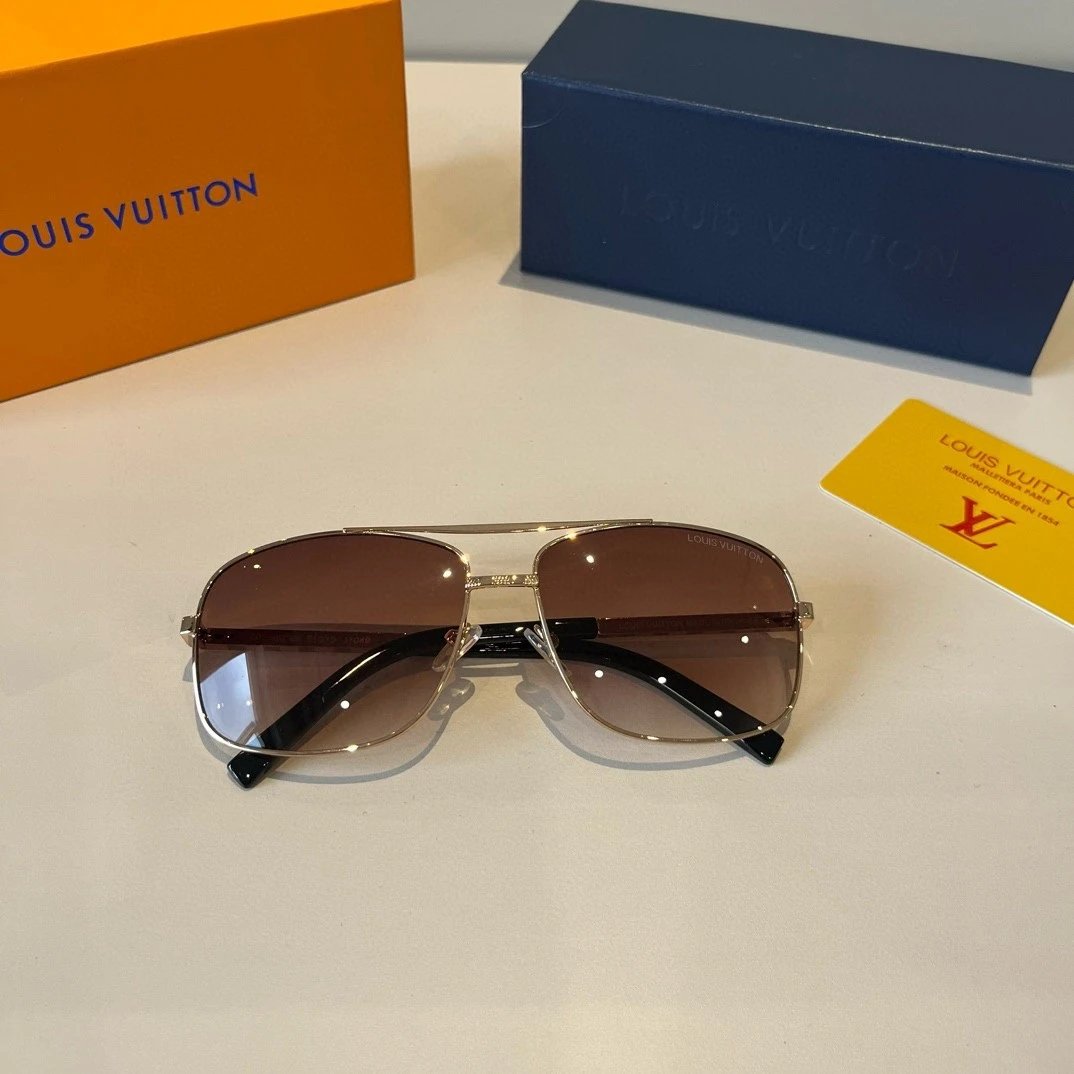 LOUIS VUITTON Sunglasses