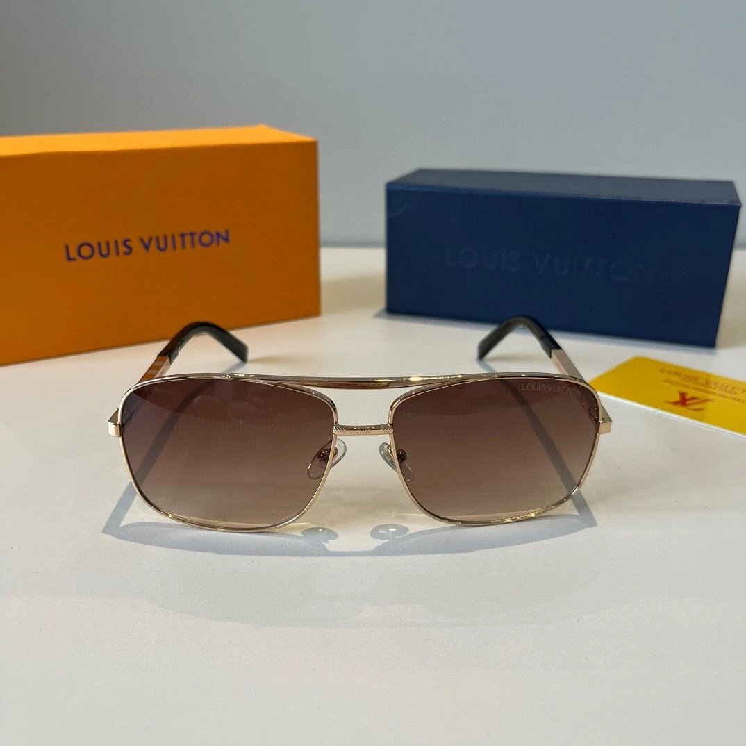 LOUIS VUITTON Sunglasses